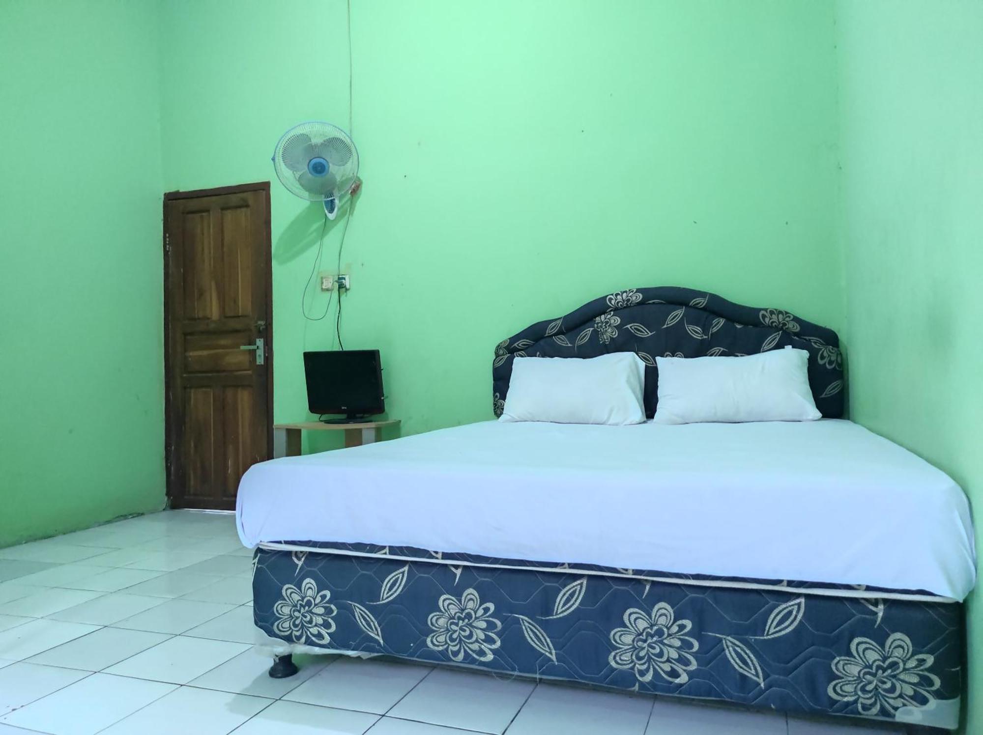 Oyo 93411 Syariah Hotel Tomborang Karema Exteriör bild