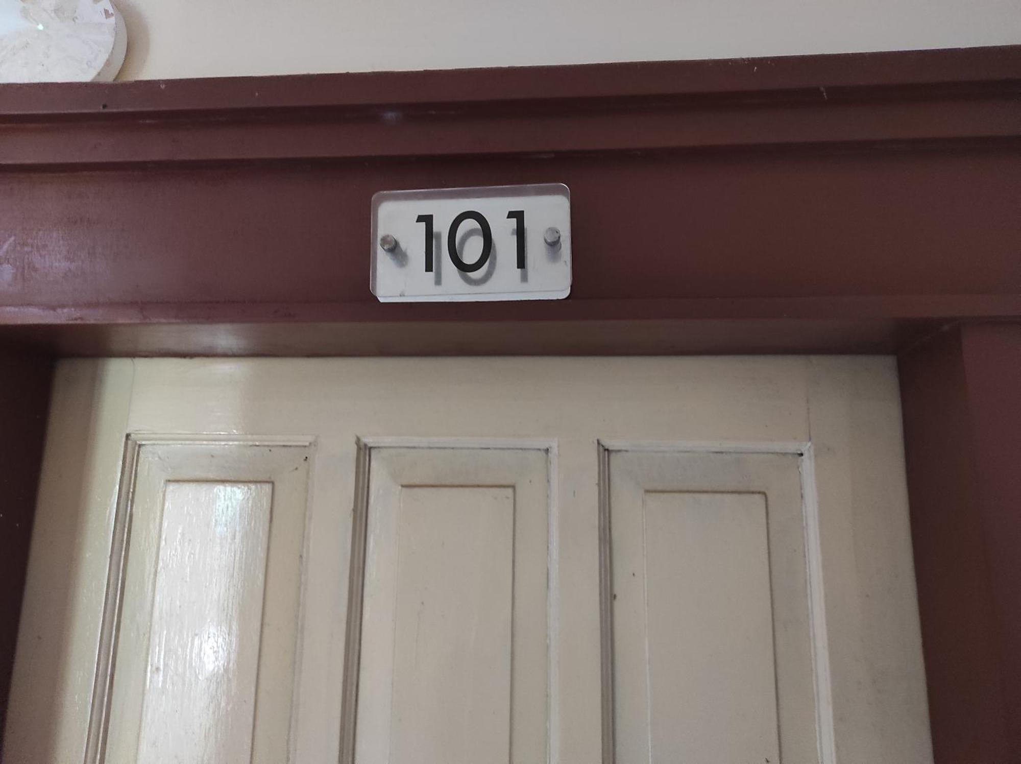 Oyo 93411 Syariah Hotel Tomborang Karema Exteriör bild